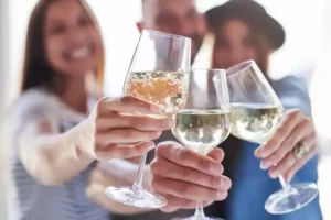 wellhealthorganic.com:alcohol-consumption-good-for-heart-health-new-study-says-no