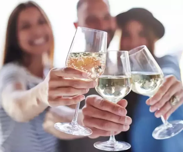 wellhealthorganic.com:alcohol-consumption-good-for-heart-health-new-study-says-no