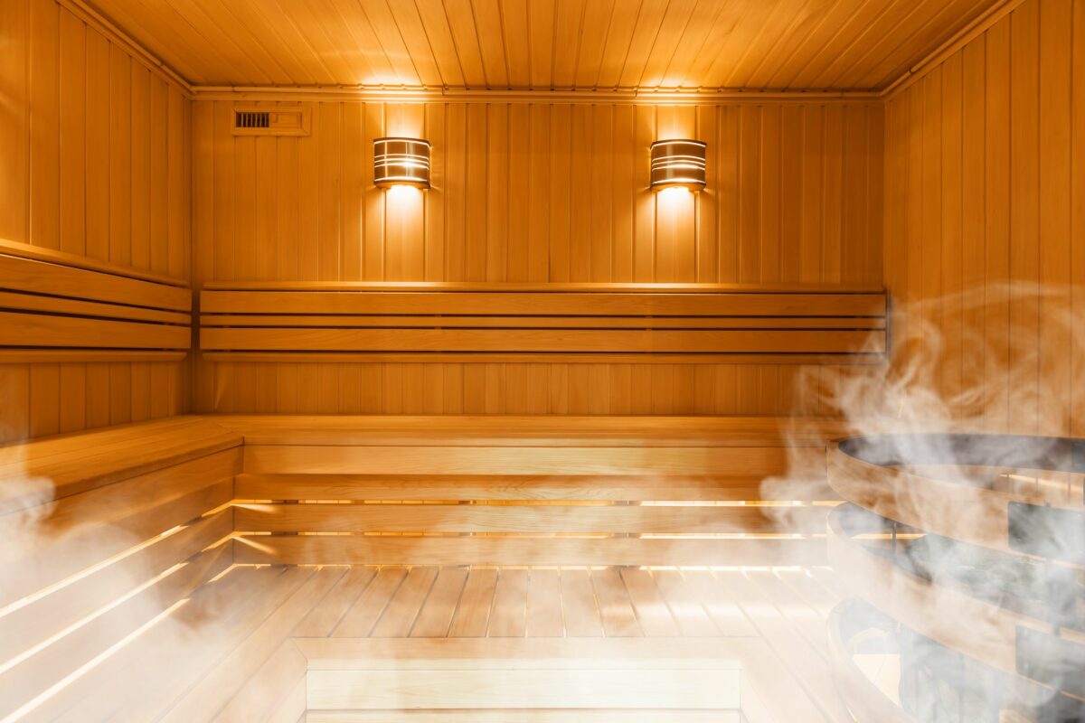 wellhealthorganic.com:difference-between-steam-room-and-sauna-health-benefits-of-steam-room