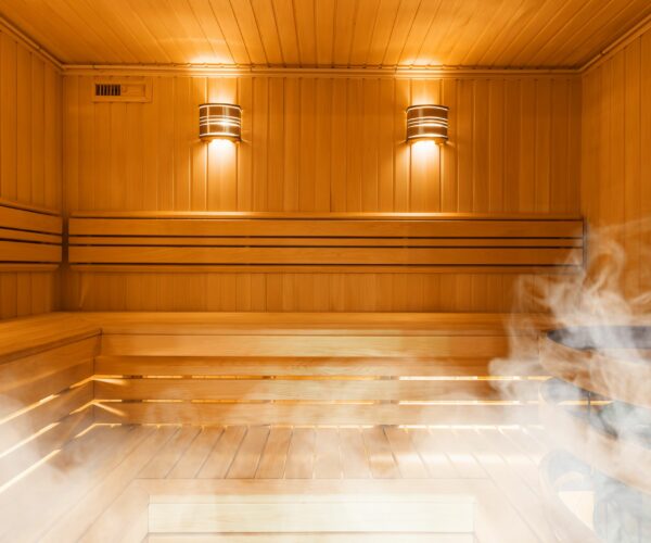 wellhealthorganic.com:difference-between-steam-room-and-sauna-health-benefits-of-steam-room